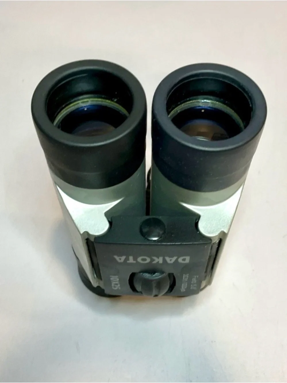 Dakota 10x25 Compact Binoculars w/ Case & Strap Works
